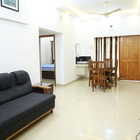 Down Town Holidays Thiruvananthapuram Екстер'єр фото