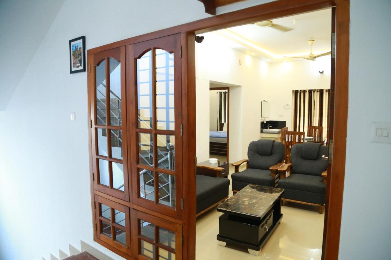 Down Town Holidays Thiruvananthapuram Екстер'єр фото